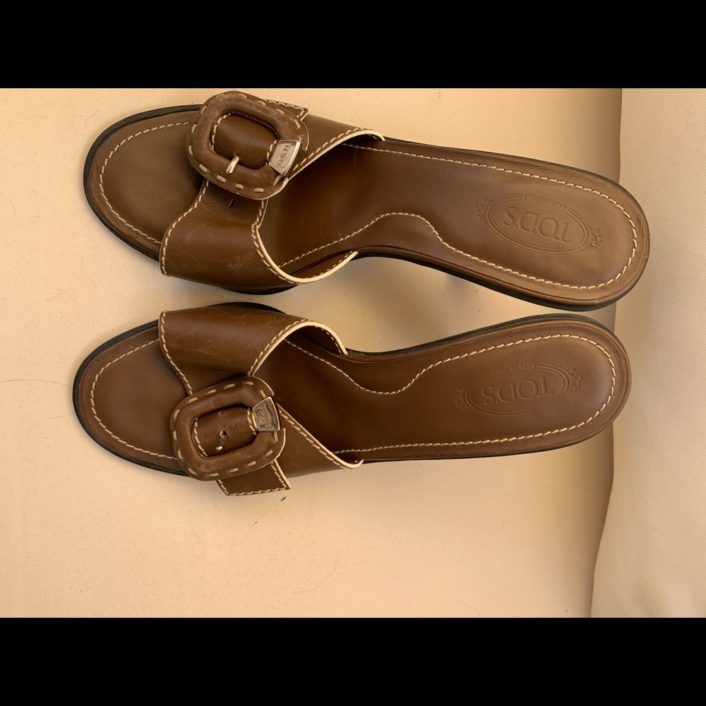 TOD’S BROWN LEATHER KITTEN HEELS SANDALS